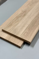 Hyllplan i massiv Ek