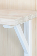 Vitmålad klassisk konsol för hyllplan