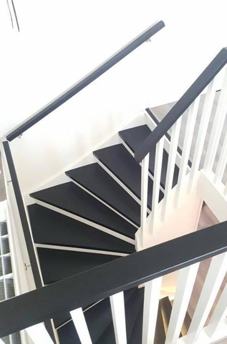 Plansteg – Ask, Svart (S 9000-N)